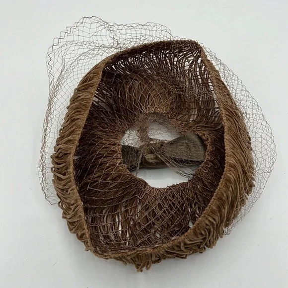 TAN VELVET HAT WITH LACE FACE COVER VINTAGE - Picture 5 of 6